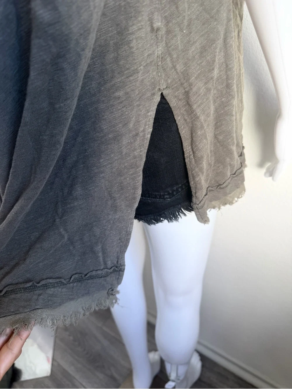 FREE PEOPLE - ASTER HIGH-LOW HENLEY TOP